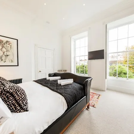 Luxurious Royal York Crescent By Bijou Boutique *