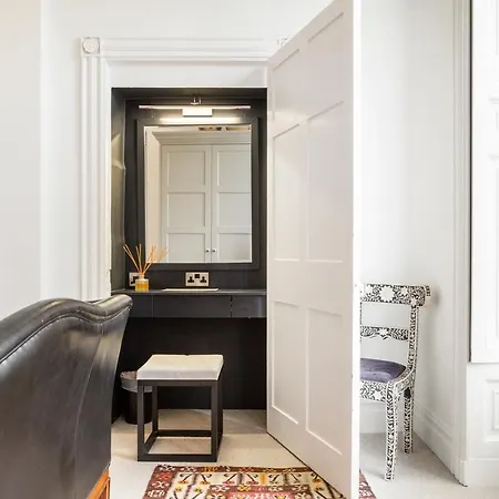 Apartment Luxurious Royal York Crescent By Bijou Boutique *