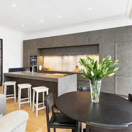 Luxurious Royal York Crescent By Bijou Boutique
