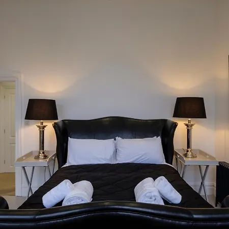 Lejlighed Luxurious Royal York Crescent By Bijou Boutique